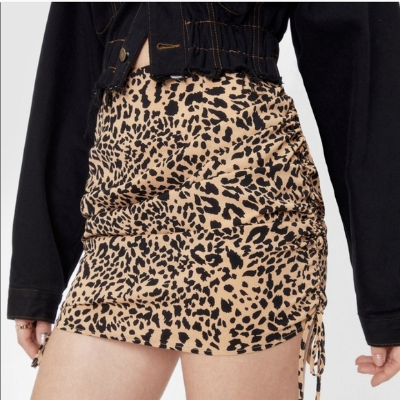 Nasty Gal Leopard Print Scruched Mini Skirt - Picture 1 of 6